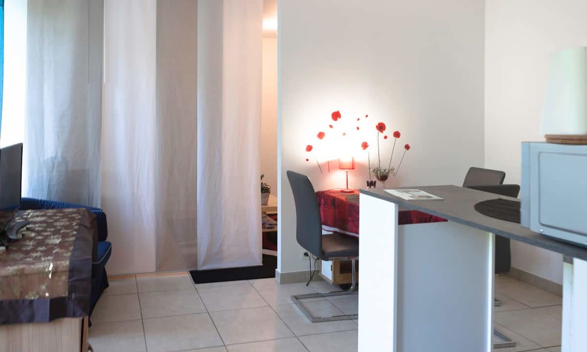 T1-Bis-Luz-Isia-Salon-bureau