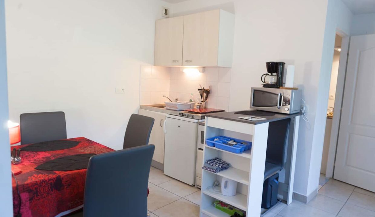 T1-Bis-Luz-Isia-coin-cuisine-ouverte-equipee