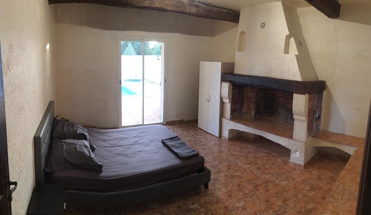 airbnjune-villa-roquebrune-sur-argens-chambre-2-lit-double