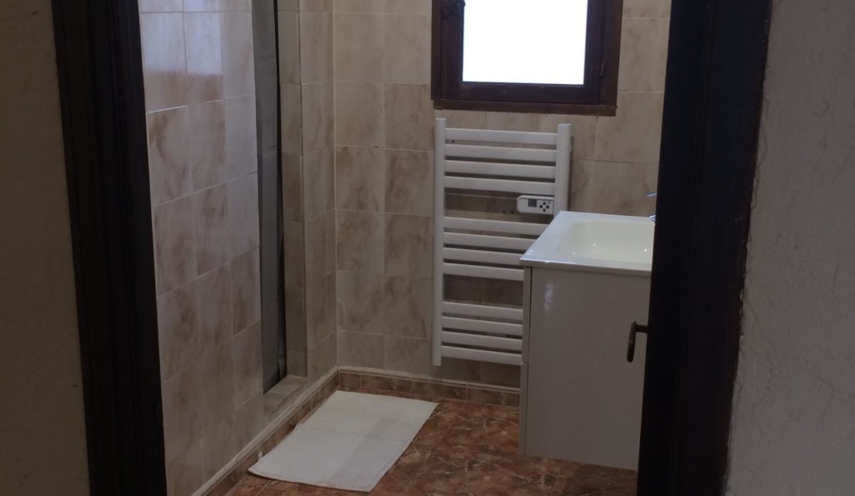 airbnjune-villa-roquebrune-sur-argens-salle-de-bain