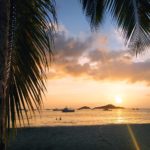 Couché de soleil avec vue sur la réserve Cousteau à Bouillante
