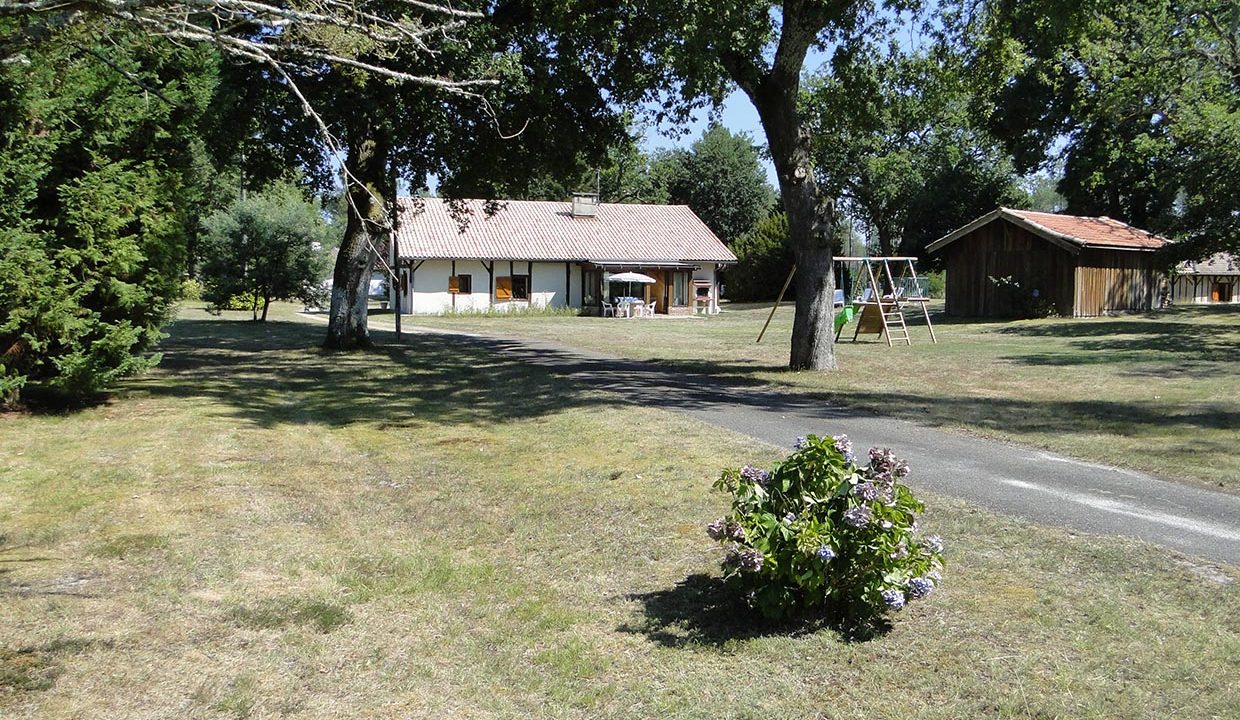 Parc-du-gite-du-grand-lamic