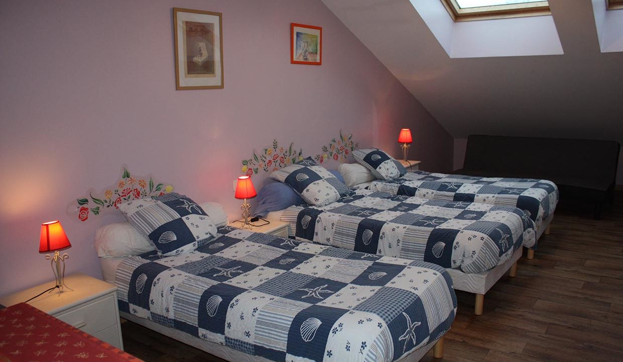 chambre-3-lits-simple-plus-canape