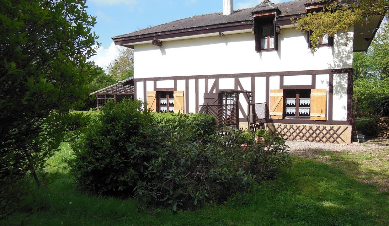 le cottage, son entrée