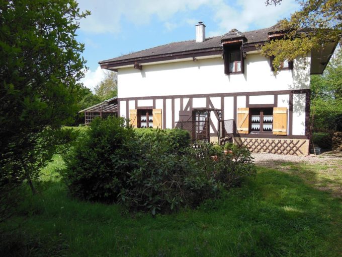 le cottage, son entrée, chambres d'hôte à la lumière de Jane
