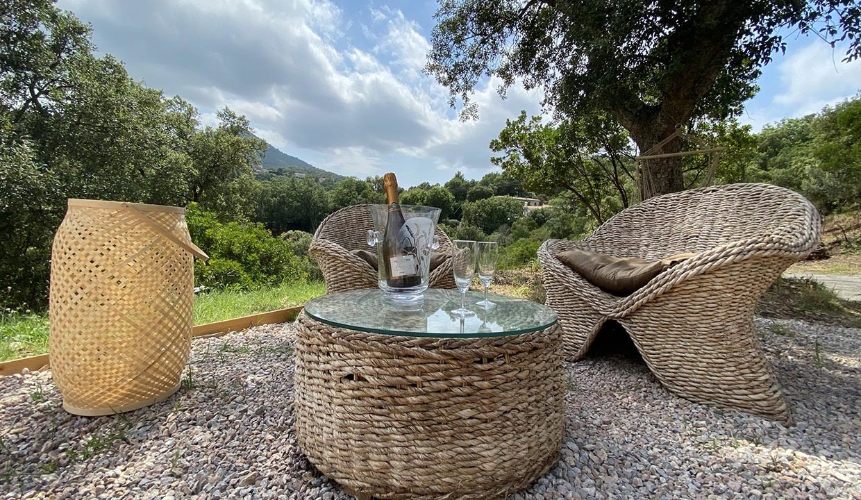 Accueil-au-champagne-caravaning-les-adrets-esterel-Airbnjune