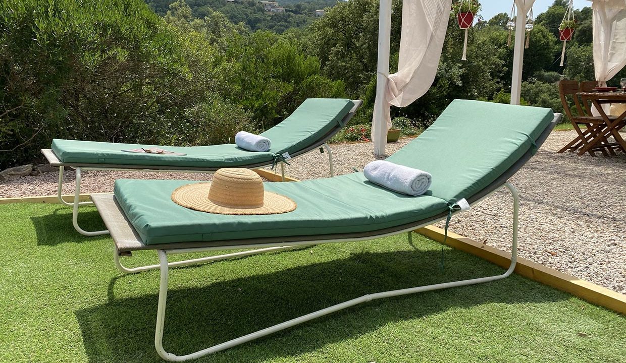 deux-transats-caravane-adrets-esterel-airbnjune