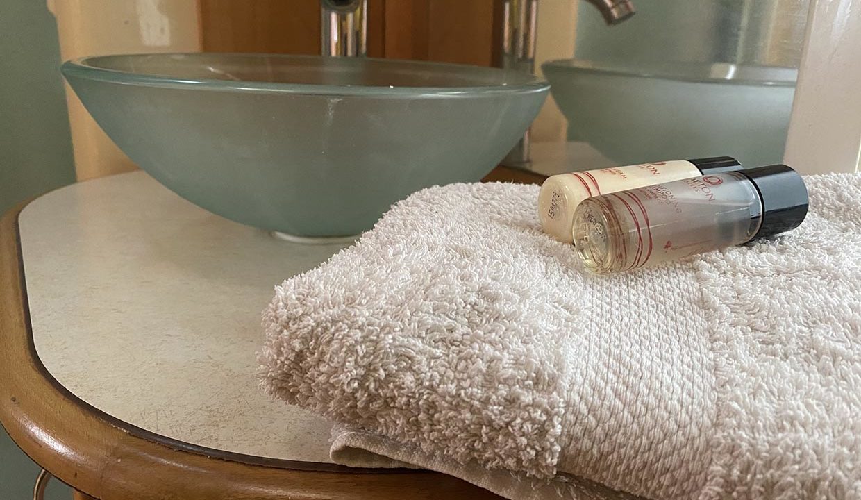 salle-d-eau-caravane-adrets-esterel-airbnjune