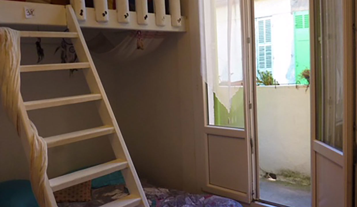 chambre-lit-double-plus-lit-mezanine-marseille