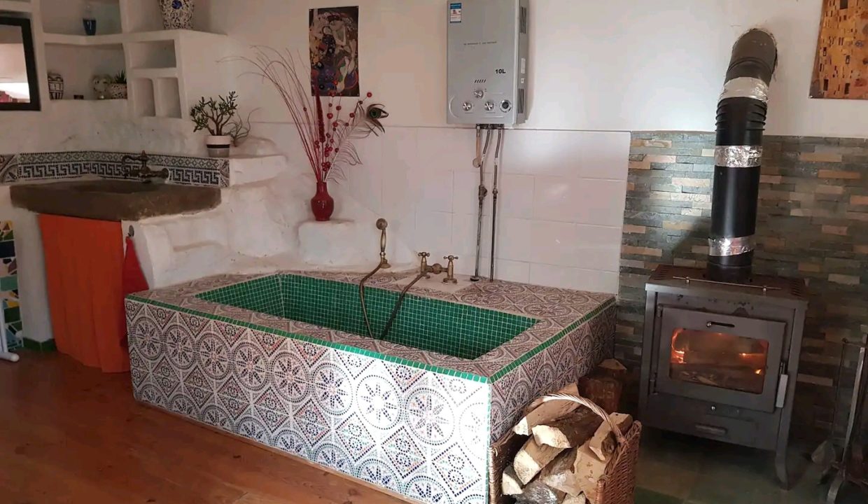 Screenshot_20220313-205722_Airbnb