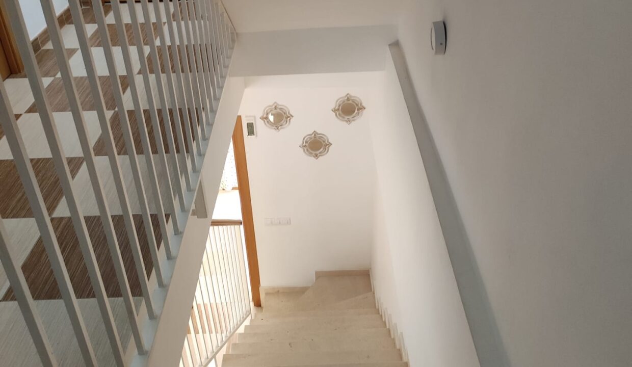 Escalera al primer piso